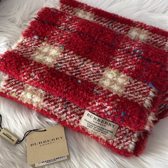 •Burberry• Merino Wool Check Scarf - Picture 9 of 10